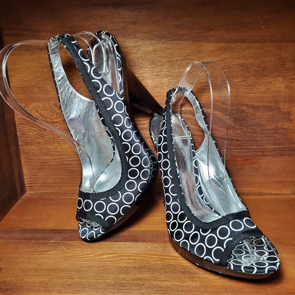 Jessica Simpson black/white peep toe heels… - Picture 4 of 5